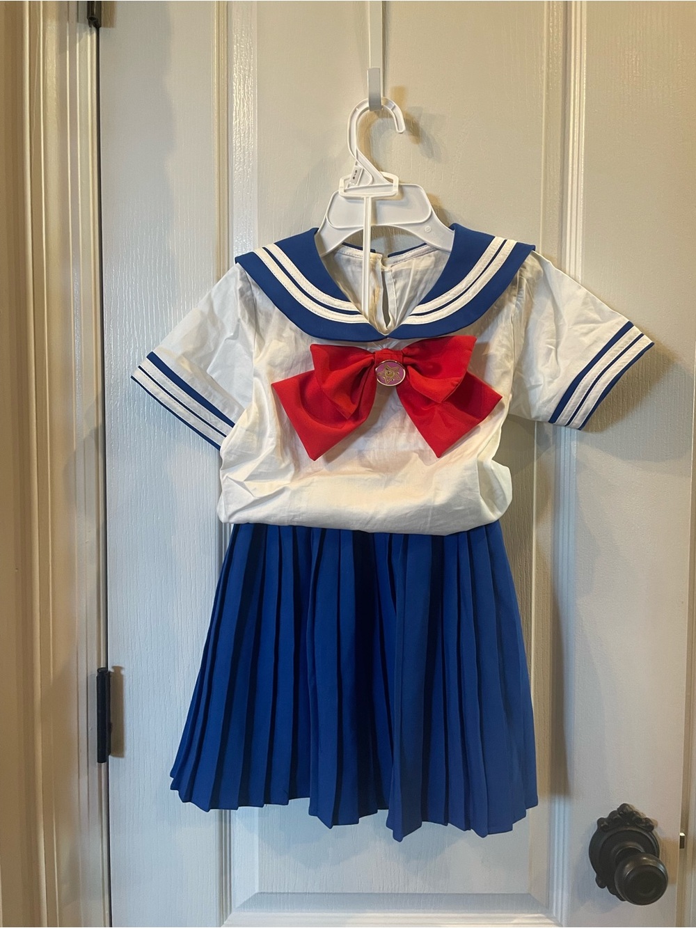 Girls Sailor moon School Uniform Costume with Red Bow and Socks - Picture 4 of 4